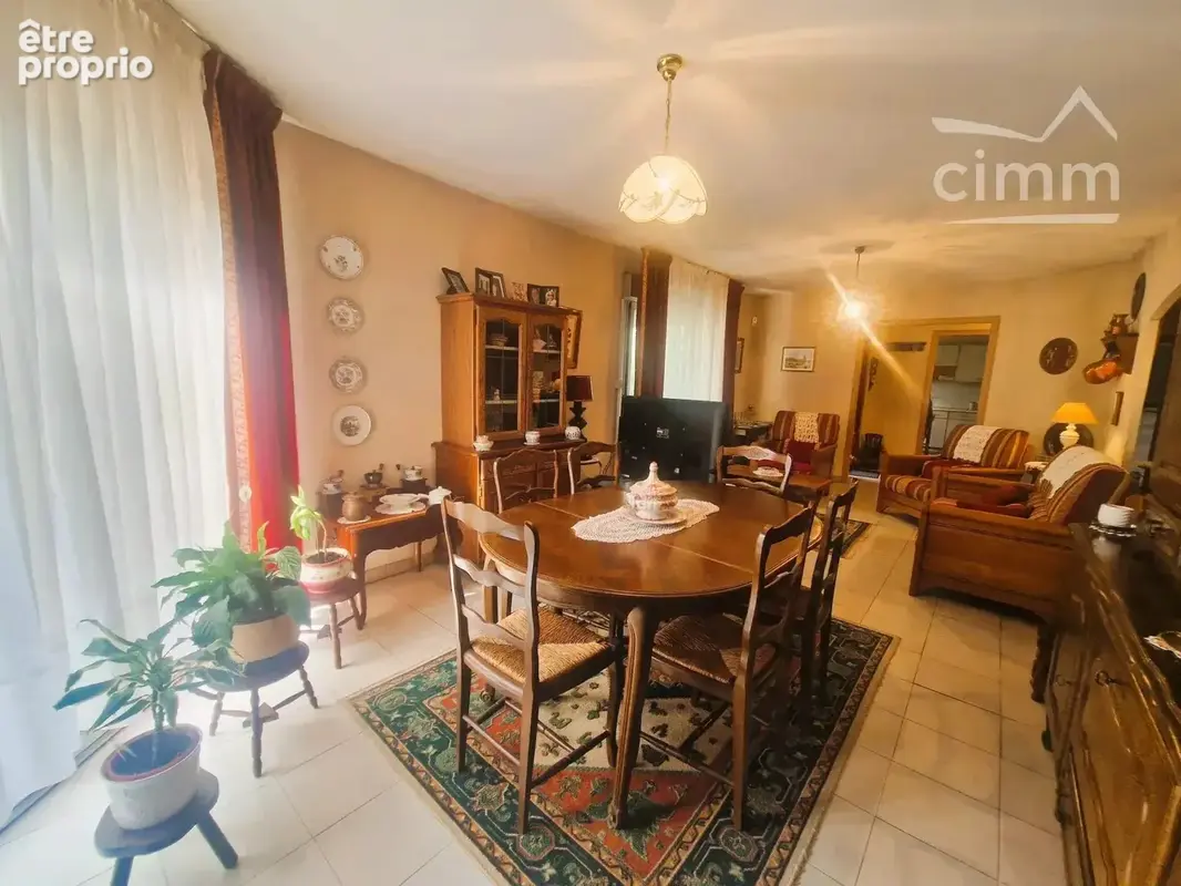 BOURGOIN-JALLIEU – BIEN RARE ! 381,50 m² sur 1 528 m² : maison de fonction 85,50 m² + 6 bureaux + garage – Fort potentiel locati - photo 6