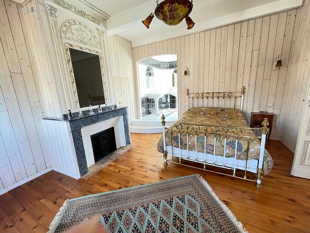   - Maison à SAINT-LEON
