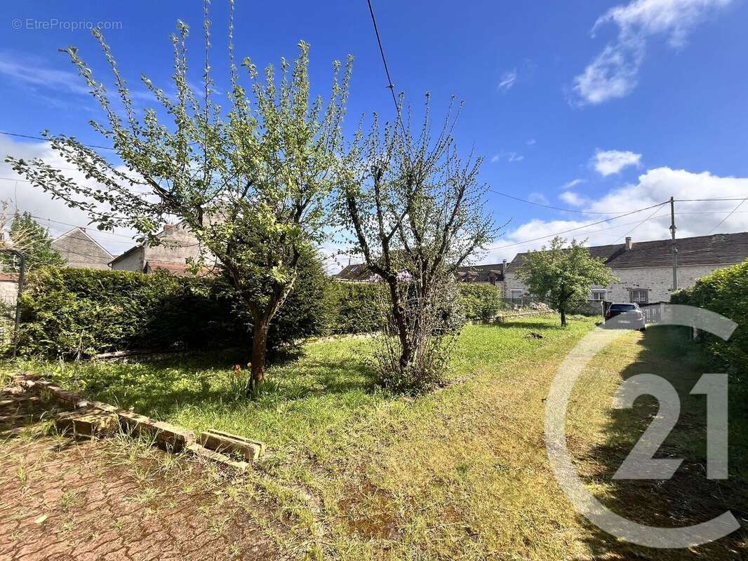 Maison à CESSOY-EN-MONTOIS