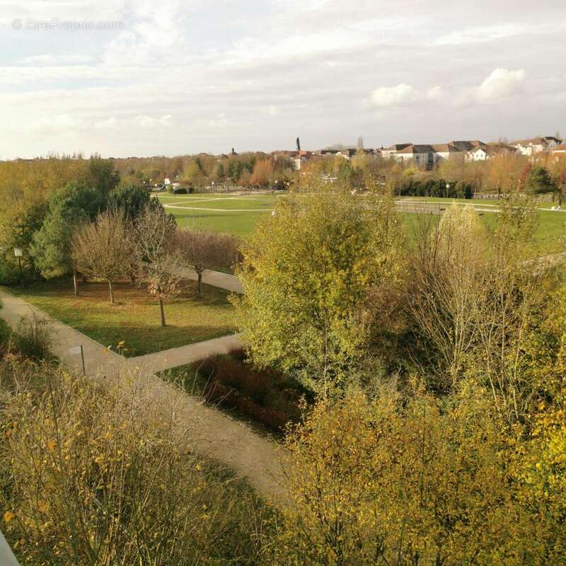 Photo 5 - Appartement à BUSSY-SAINT-GEORGES