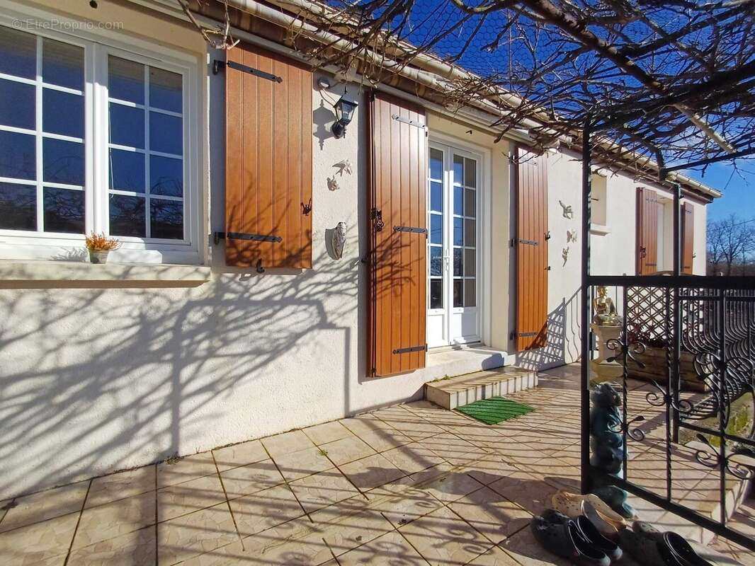 Maison à CHASSENEUIL-SUR-BONNIEURE