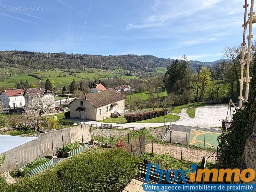 Maison à SAINT-GEOIRE-EN-VALDAINE