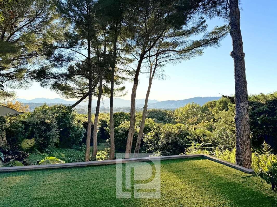 Maison à MOUGINS