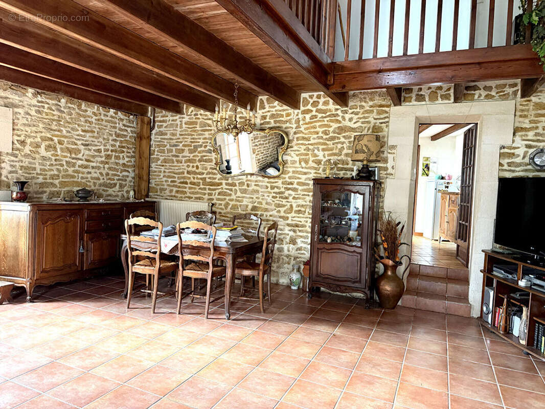 Maison à SAINT-CYR-EN-TALMONDAIS