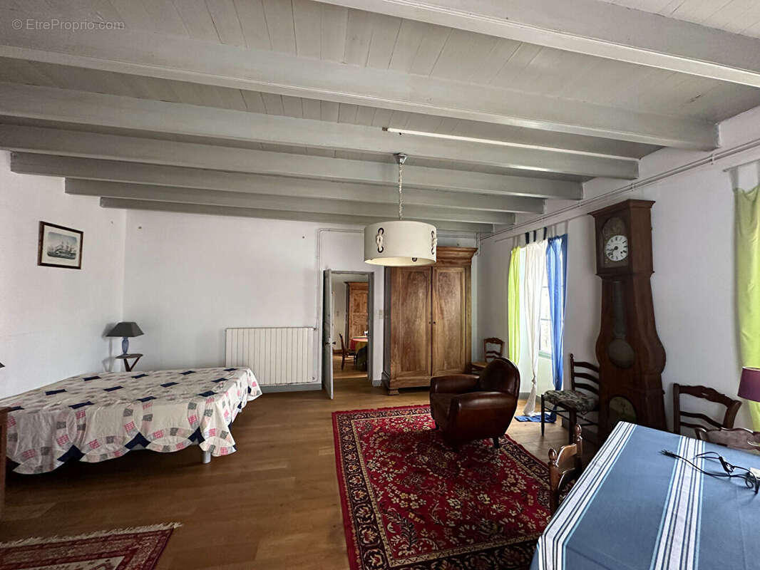 Maison à SAINT-JUST-LUZAC