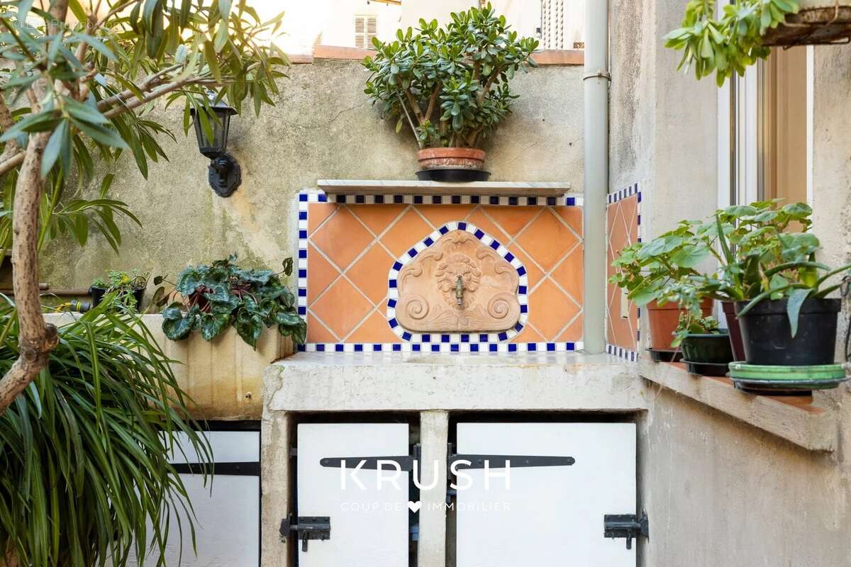 Appartement à MARSEILLE-1E