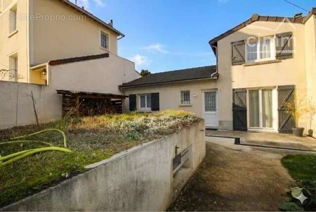 Maison à CHAMPS-SUR-MARNE