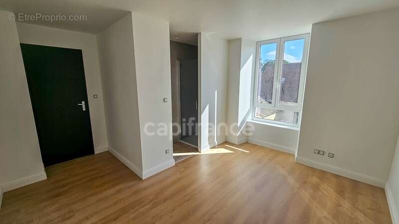 Appartement à MORIGNY-CHAMPIGNY