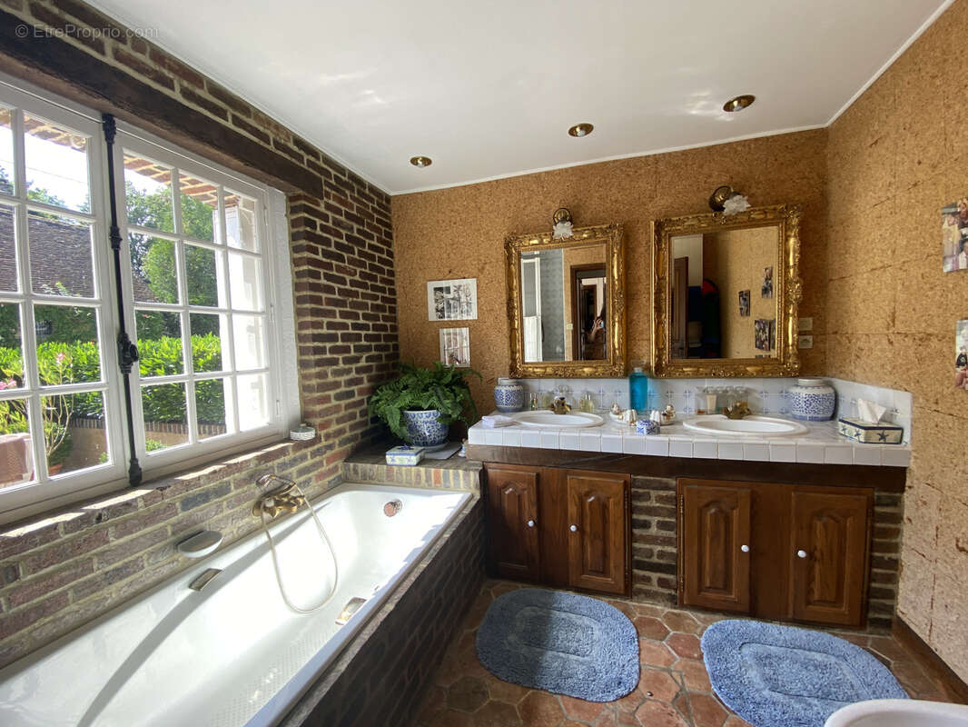 Maison à AIX-EN-OTHE