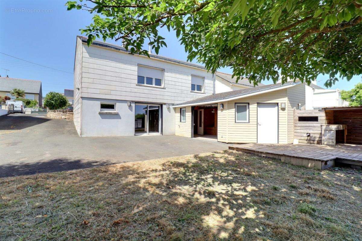 VALLONS-DE-L'ERDRE – Maison familiale T7 (126 m²) au calme : Énergie auto-financée et vie à pied ! - photo 3