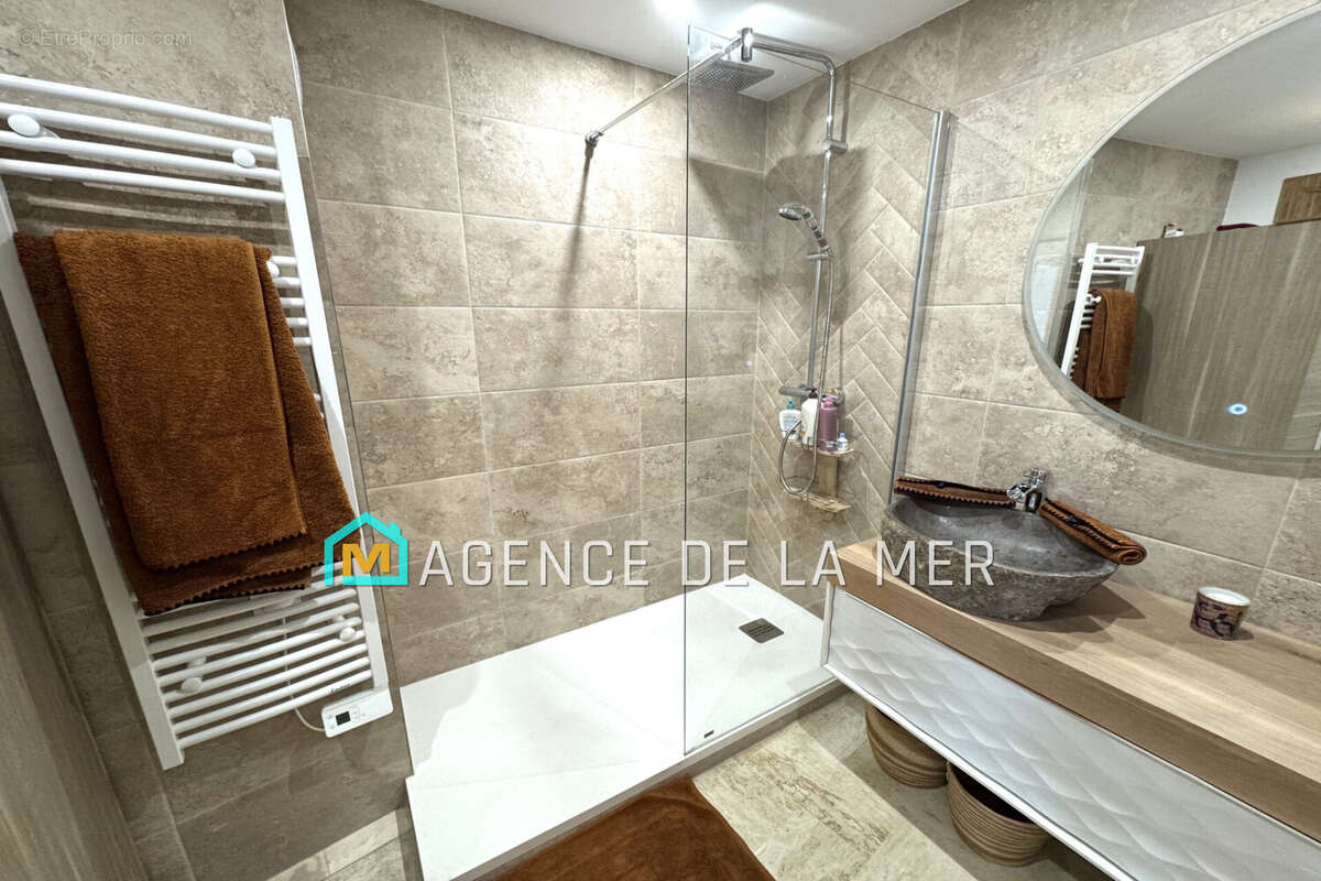 Appartement à MANDELIEU-LA-NAPOULE