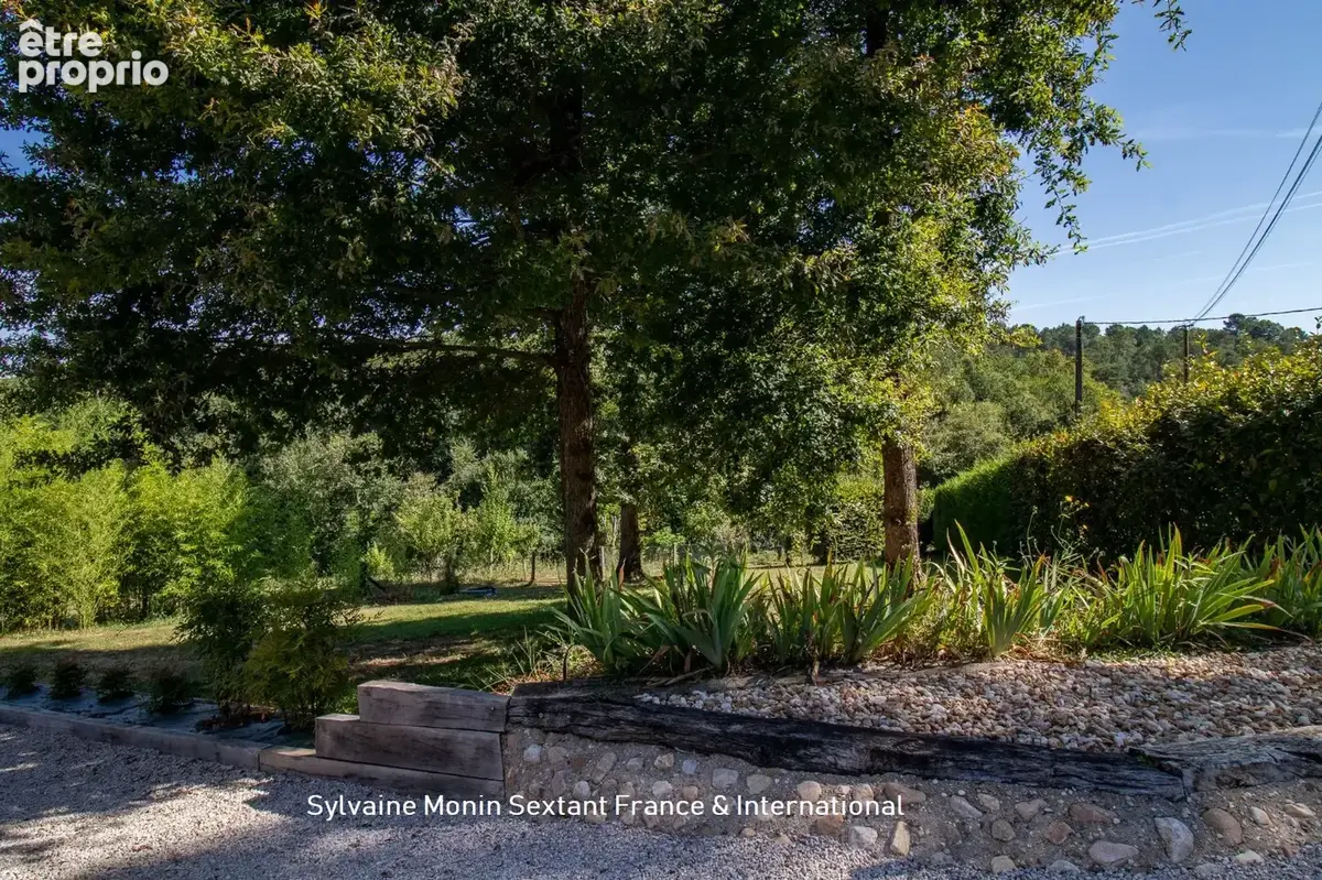 Maison rénovée tout confort avec logement indépendant, terrain clos et espace piscine - photo 6