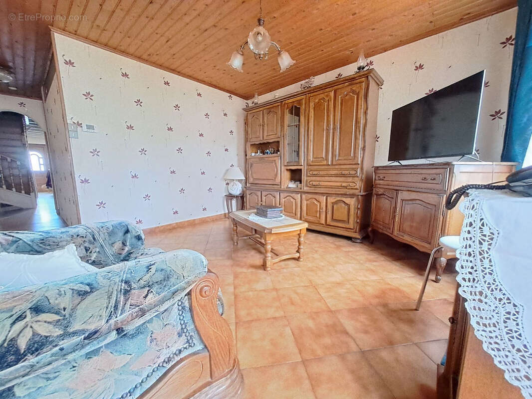 Maison . 3 pièces .  81 m2 - photo 3