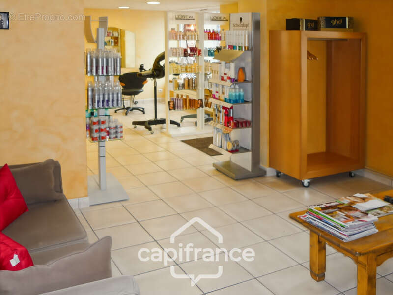 Commerce à VAROIS-ET-CHAIGNOT