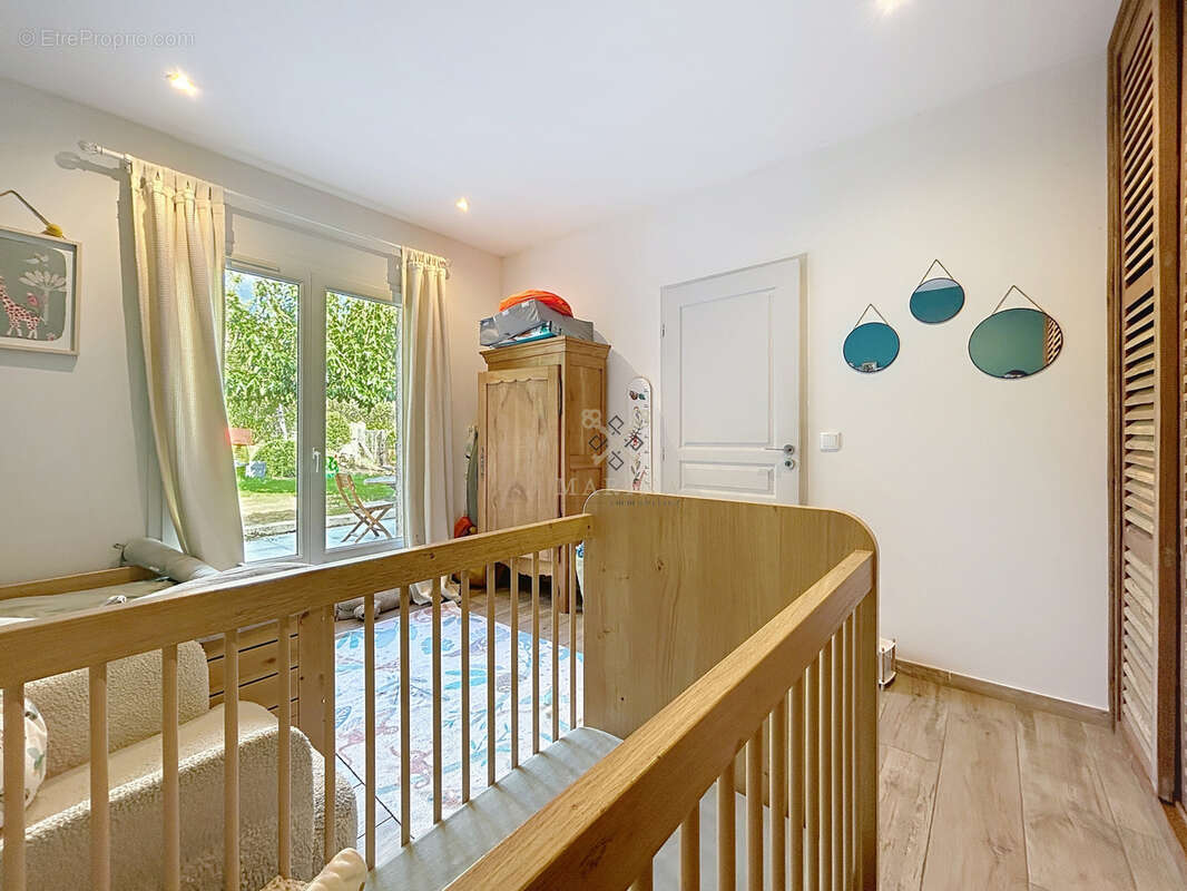 Appartement 'haut de maison ' 2 chambres - terrasse et jardin - sotta - photo 10