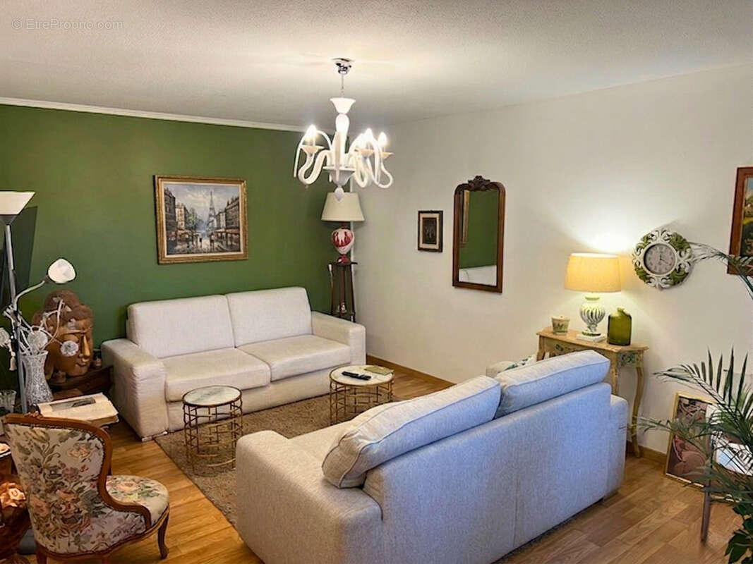 Appartement à CHATEAUBERNARD