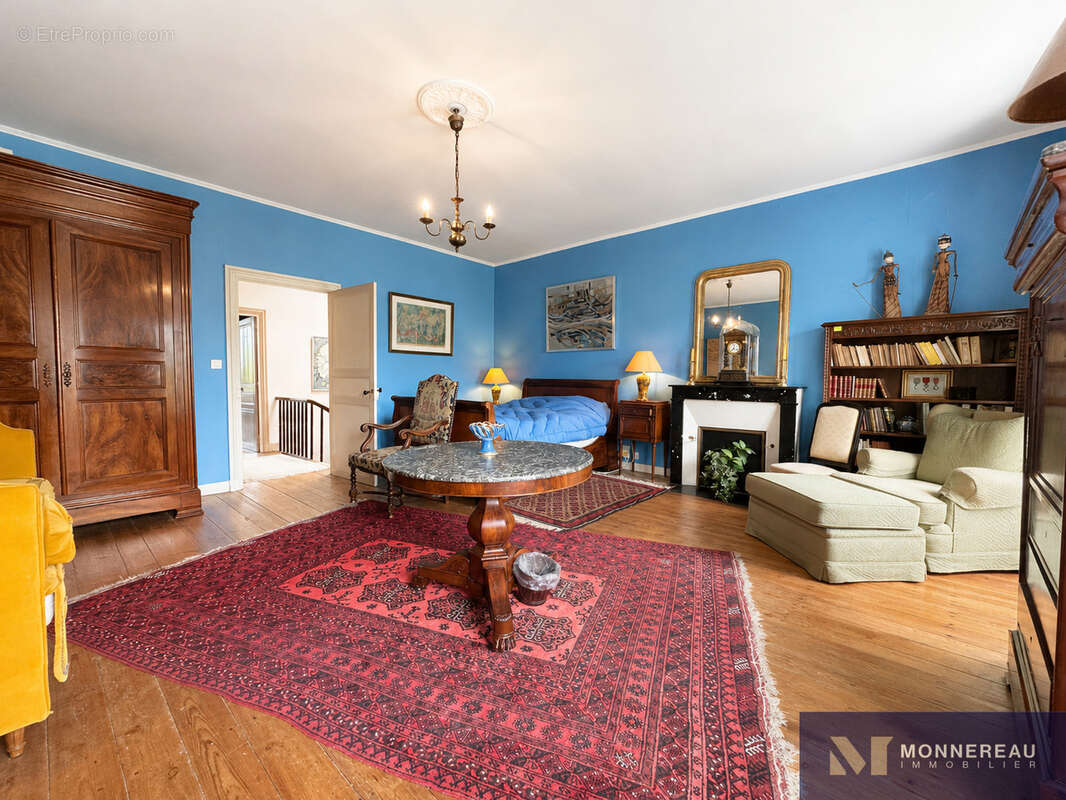 Maison bourgeoise avec parc et piscine en coeur de ville - photo 13