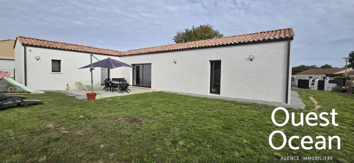 Maison à SAINT-AVAUGOURD-DES-LANDES