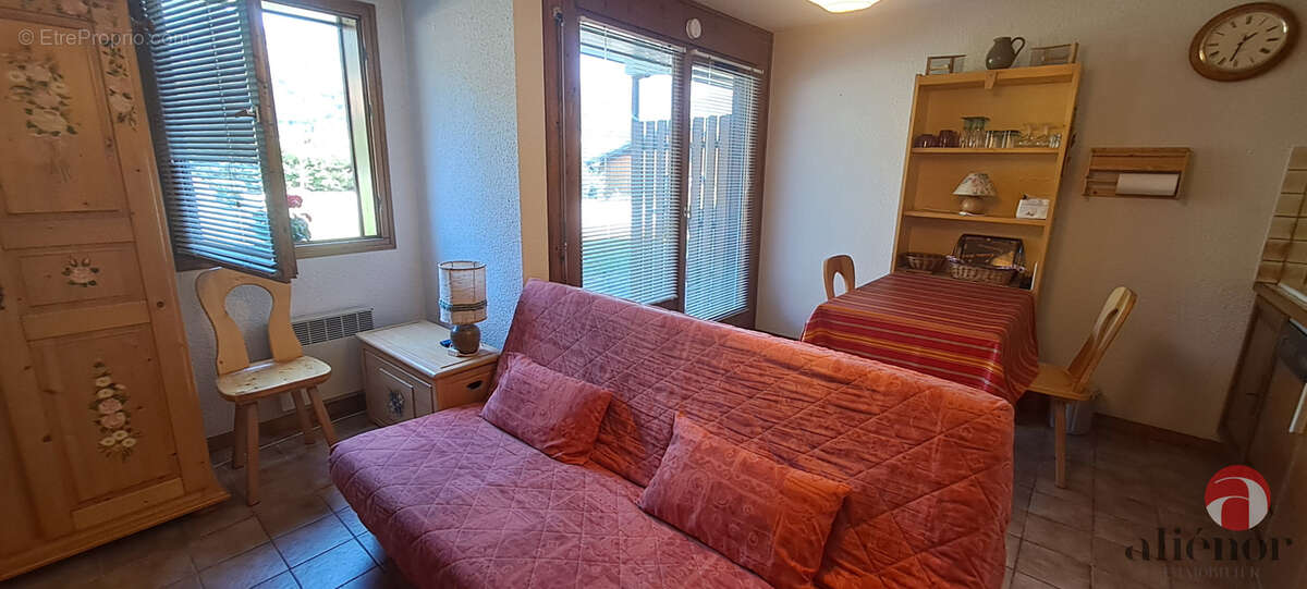 Appartement à MORILLON