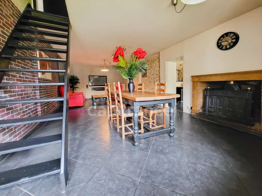 FAUVERNEY - Maison de 95 m² avec beau potentiel - photo 3