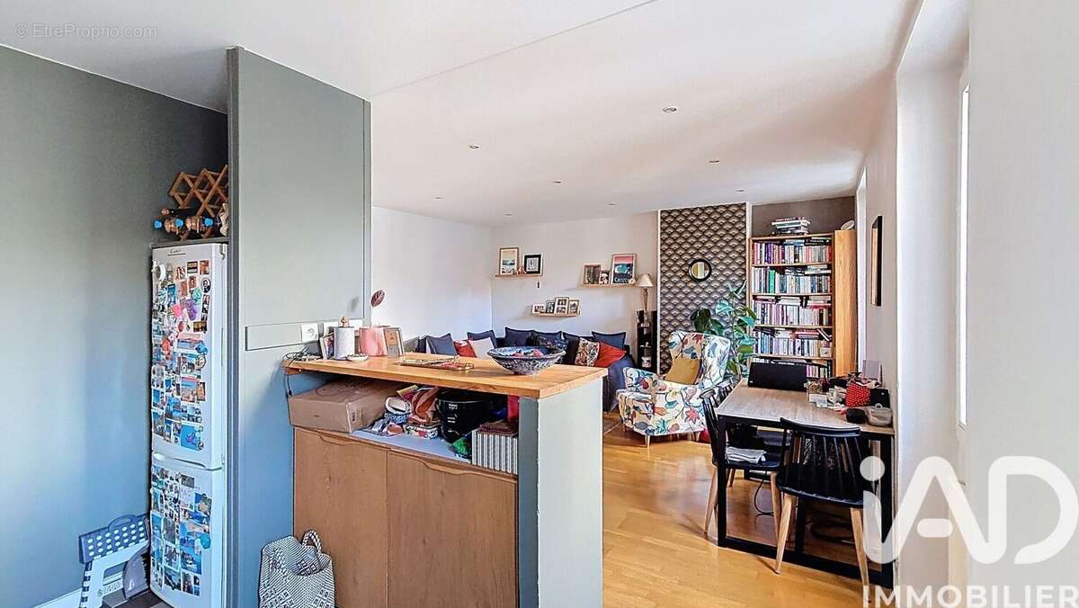 Photo 3 - Appartement à COURBEVOIE