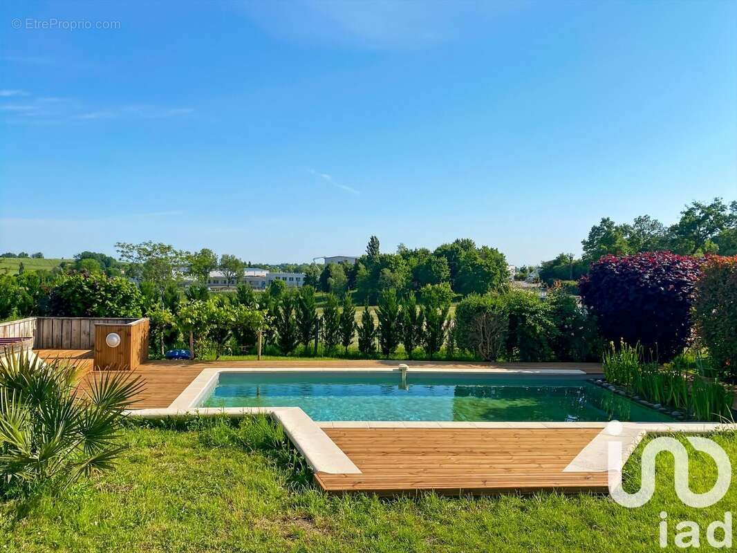 Photo 2 - Maison à MONTUSSAN