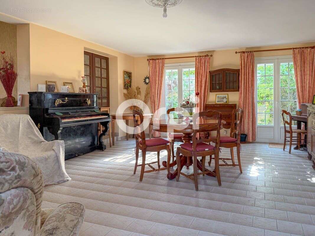Maison à TONNAY-CHARENTE