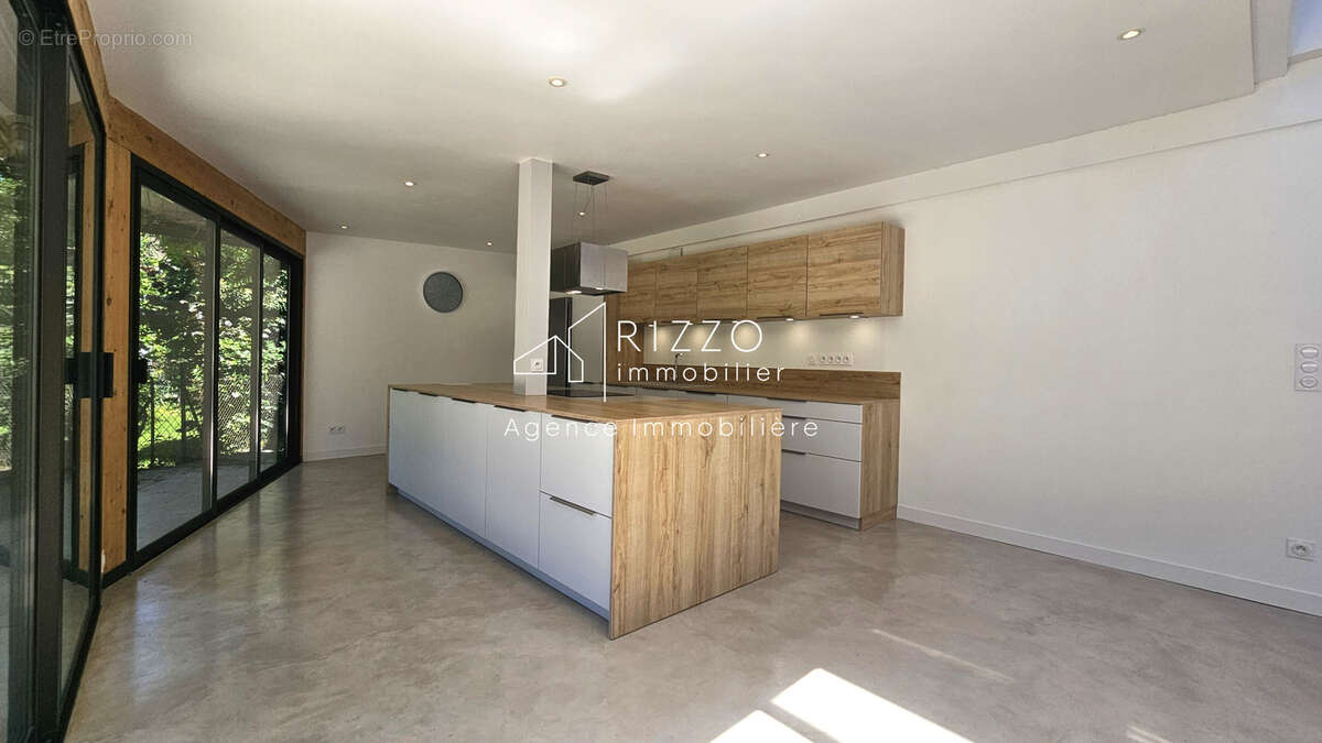 Appartement à DIVONNE-LES-BAINS