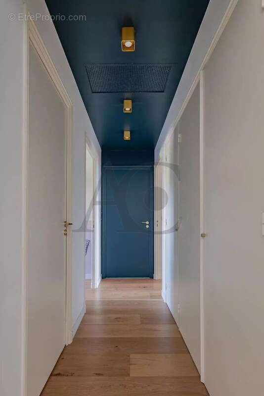 Appartement à VILLENEUVE-LOUBET