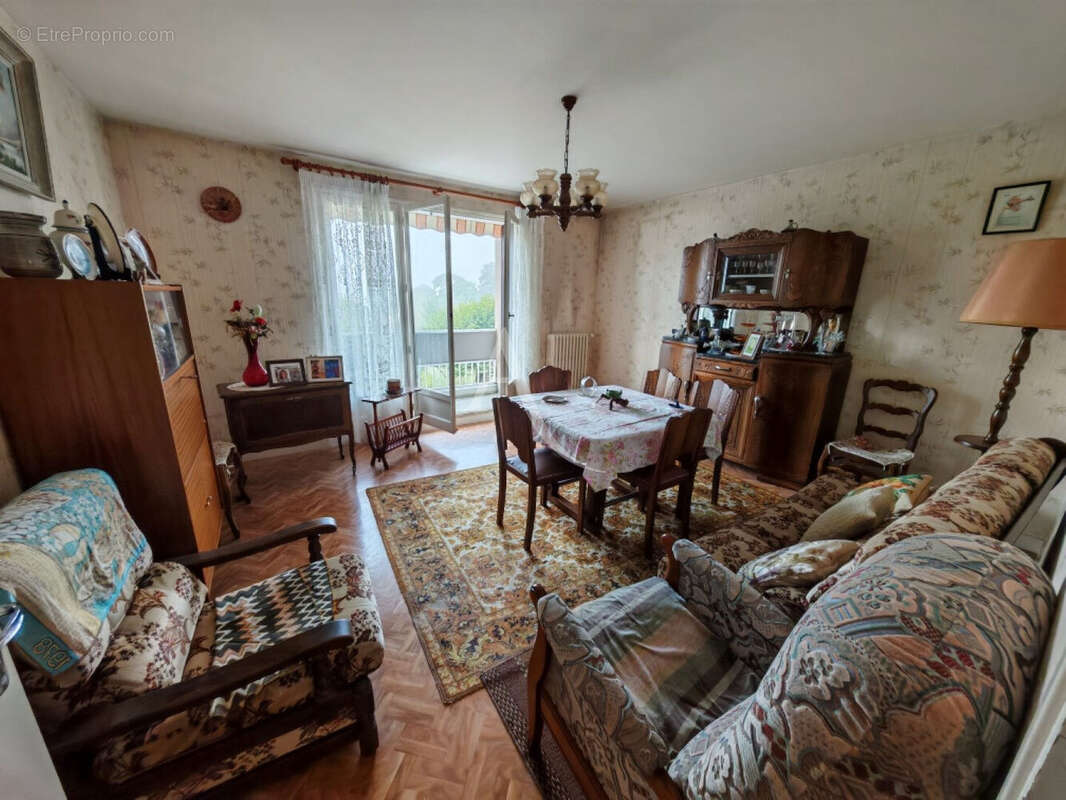 Appartement à FOURCHAMBAULT