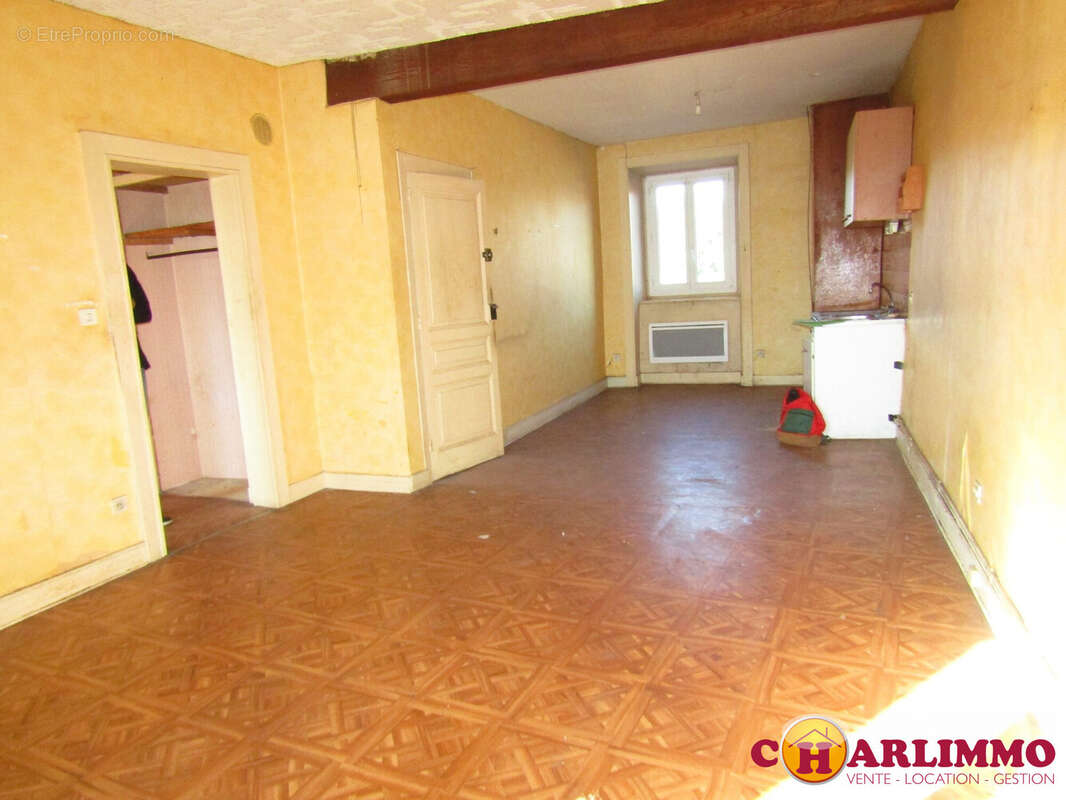 Appartement à SAINT-VICTURNIEN