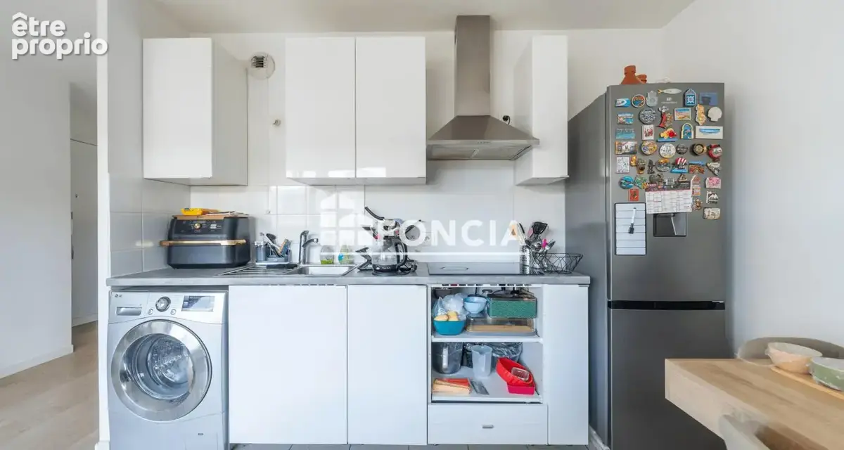 Appartement en étage élevé au pied du métro ! - photo 3
