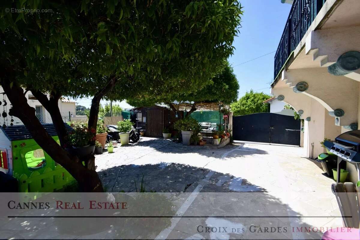 Appartement à LE CANNET