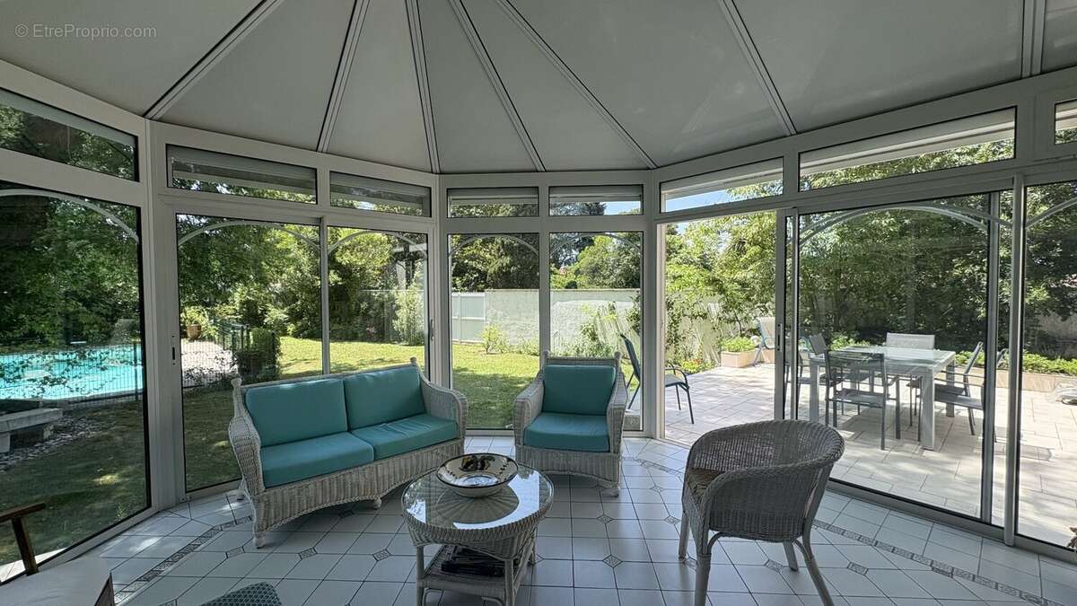 Maison de maitre de type t8 de 202 m2 avec piscine - photo 10