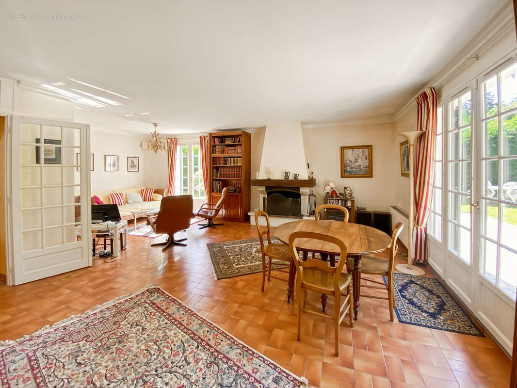 Maison à BOISSISE-LE-ROI
