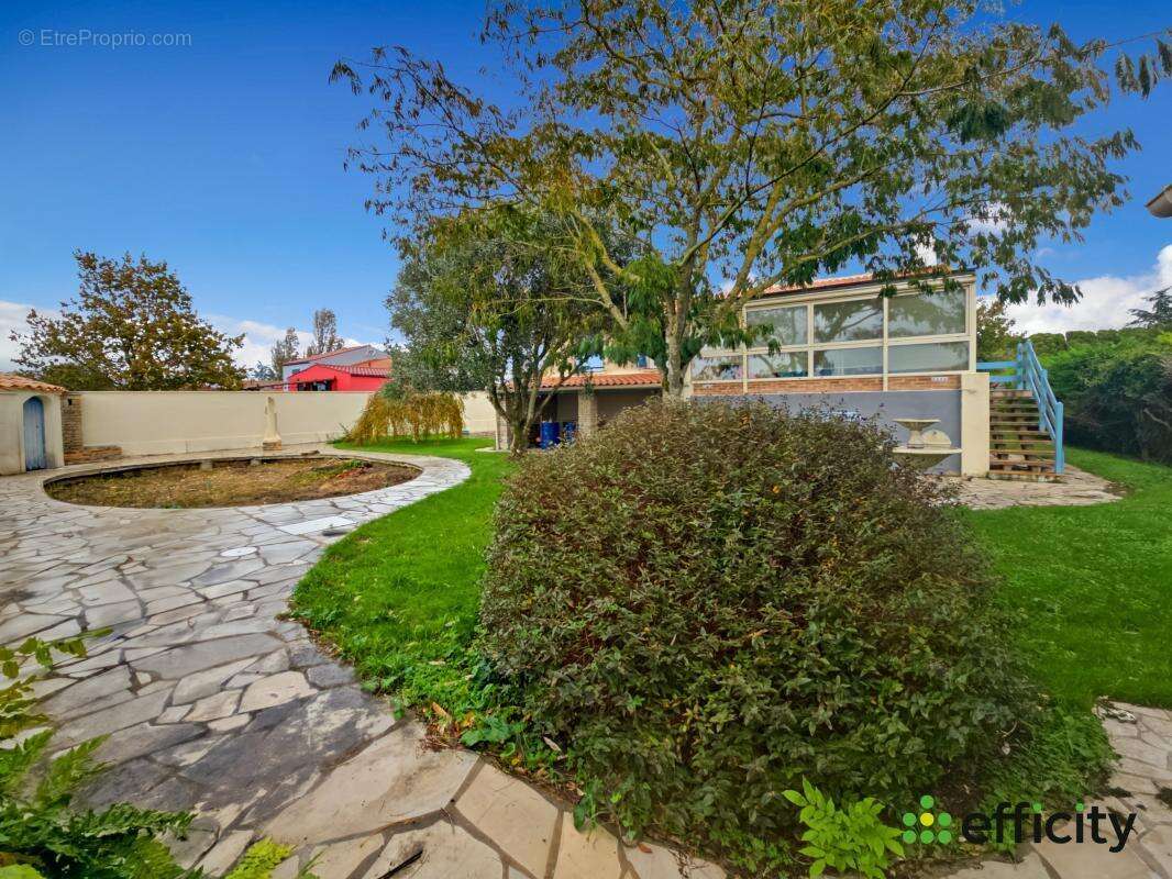 Maison à SAINTE-SOULLE