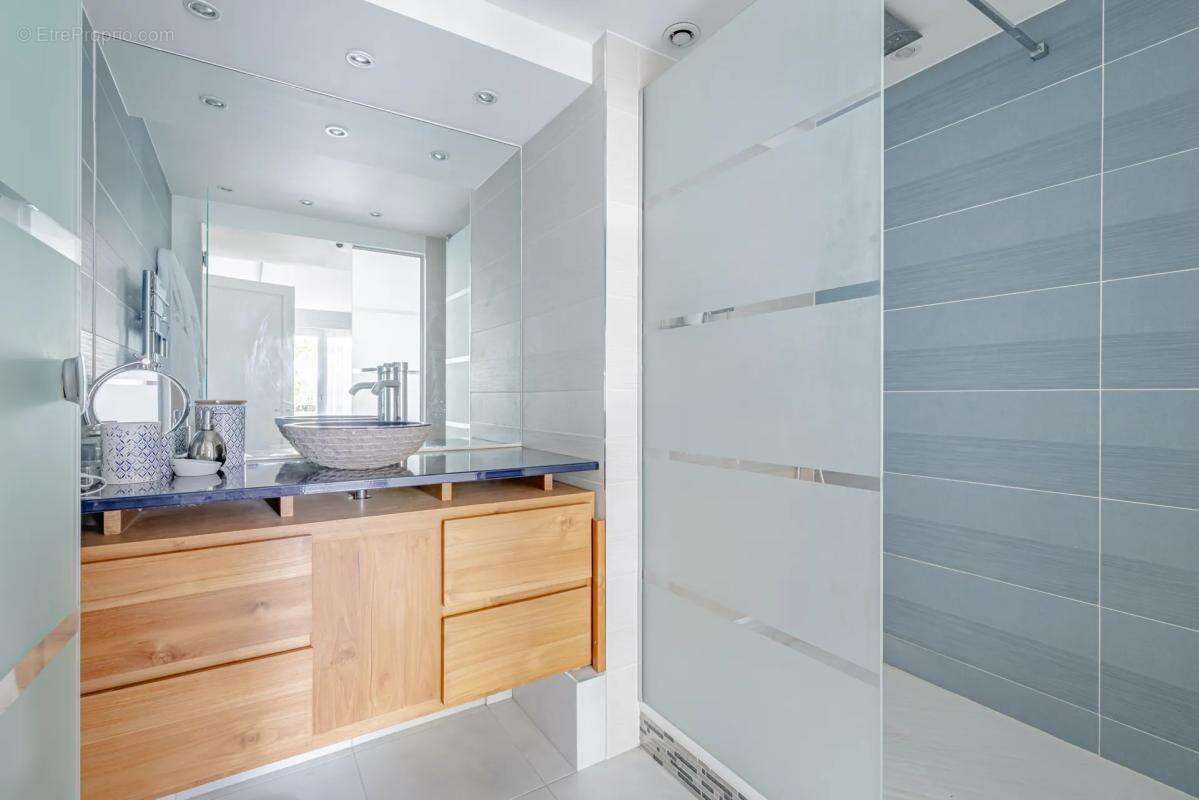 Appartement à ENGHIEN-LES-BAINS