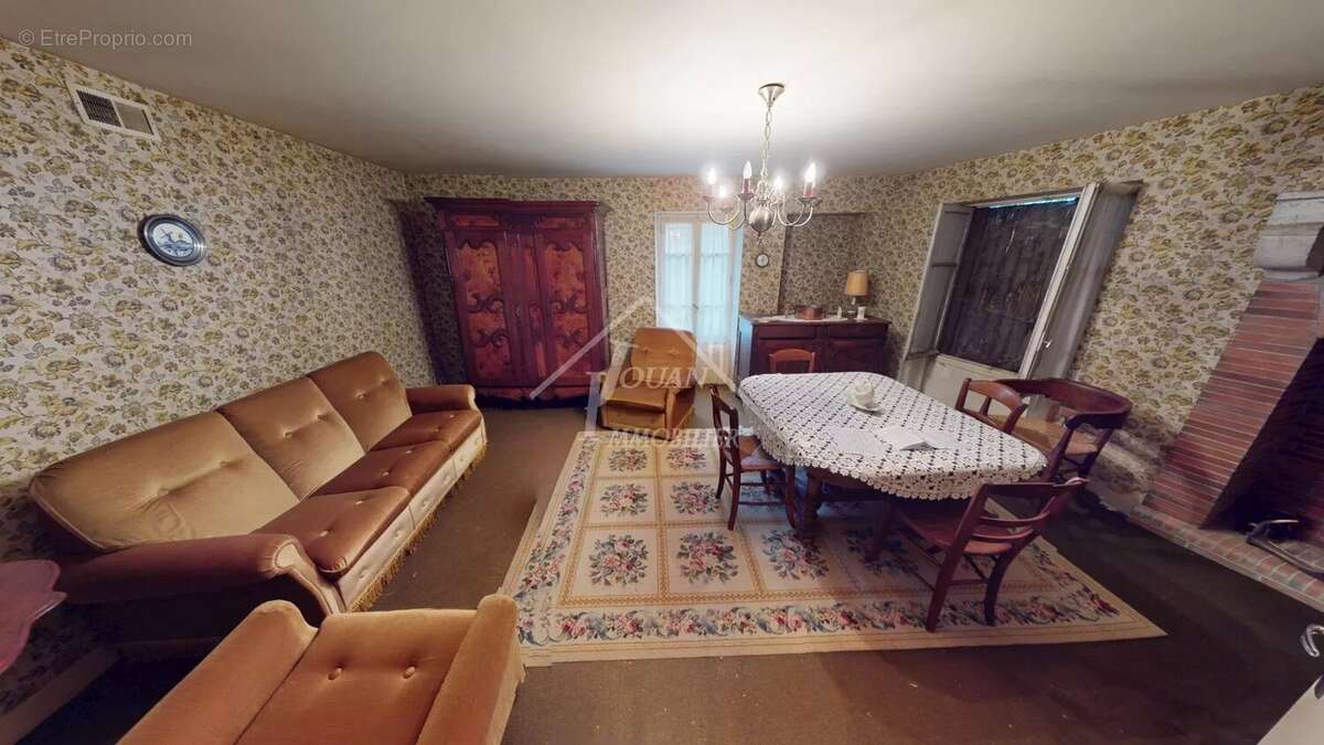 Maison à BELLENAVES