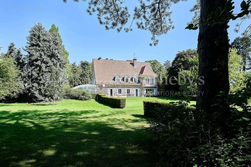 Maison à LA CHAPELLE-D'ARMENTIERES