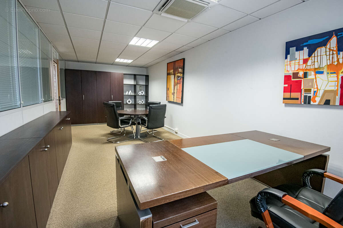 Commerce à COURCOURONNES