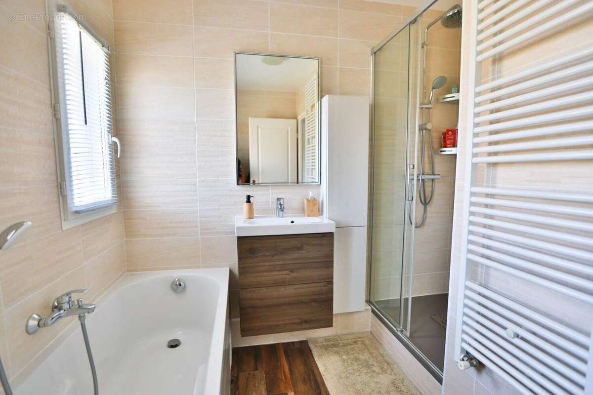 Maison à MAGNY-LE-HONGRE