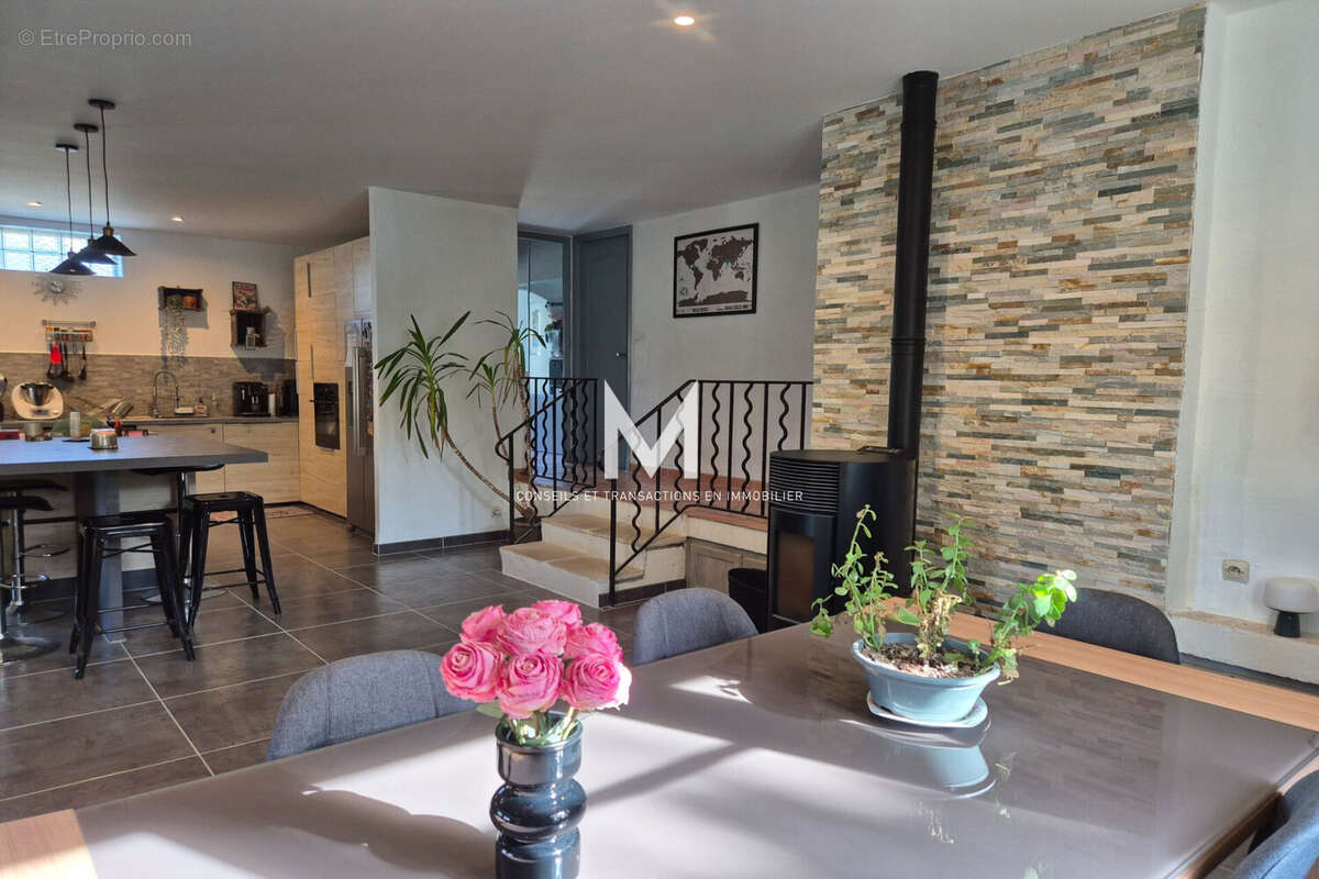 Maison à PLAN-DE-LA-TOUR