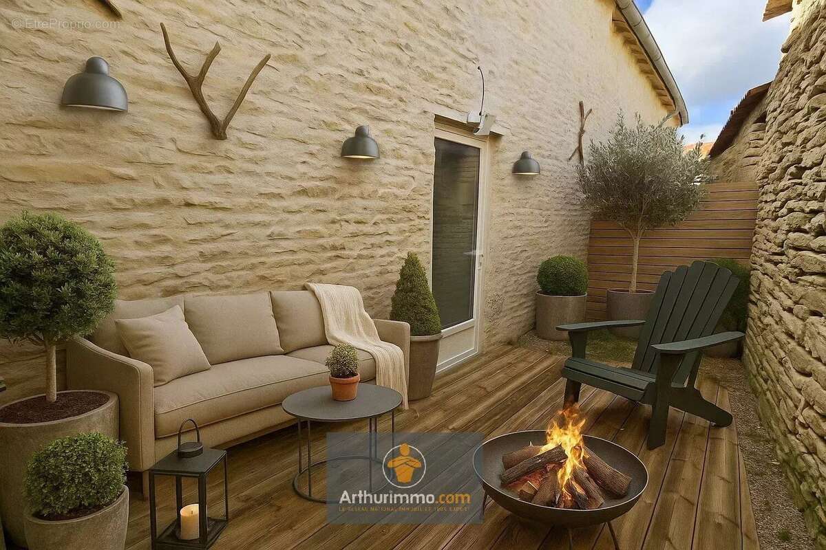 Maison à SAINT-HILAIRE-LA-PALUD