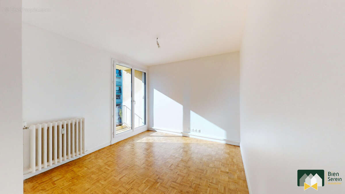 Chambre ou salle à manger - Appartement à CHARTRES