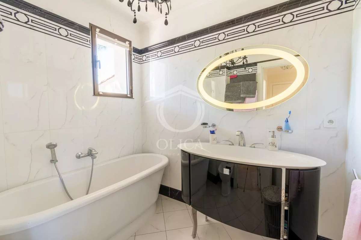 Maison à VILLENEUVE-LOUBET