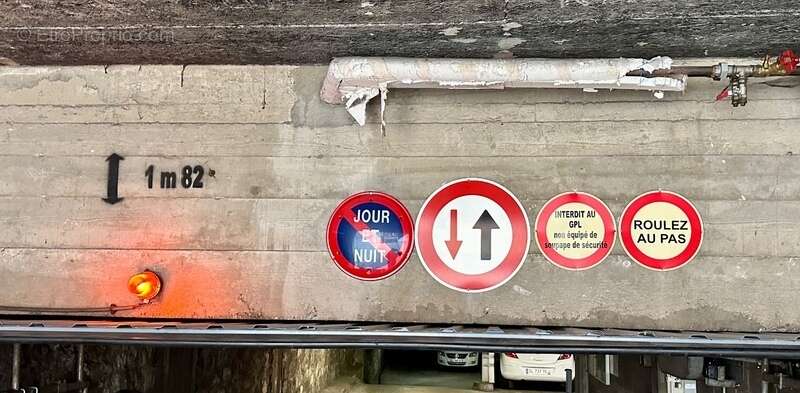 Parking à PARIS-20E