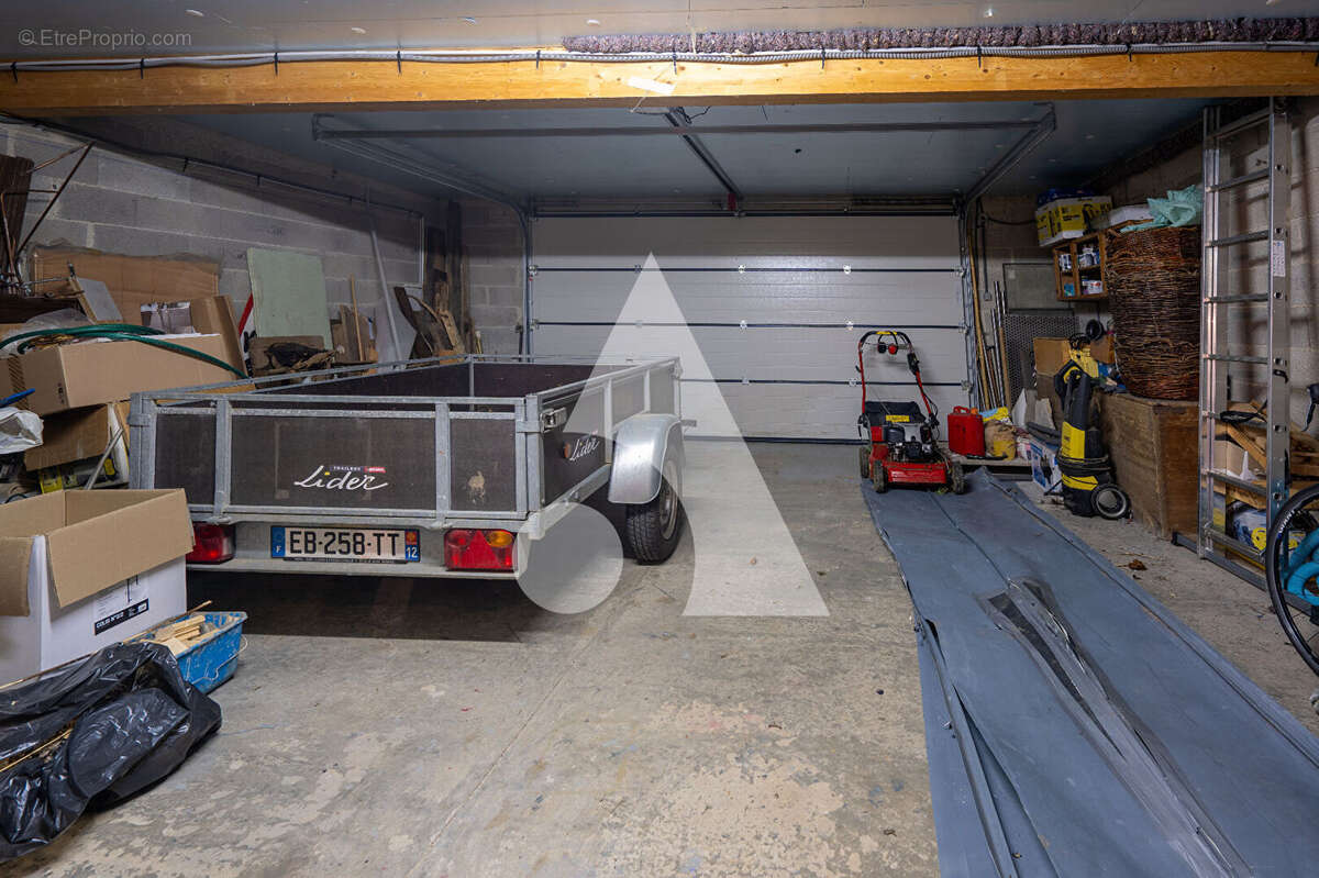 Maison à ANGLARS-SAINT-FELIX