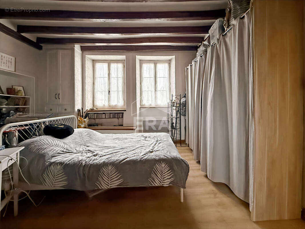 Maison à PARAY-DOUAVILLE