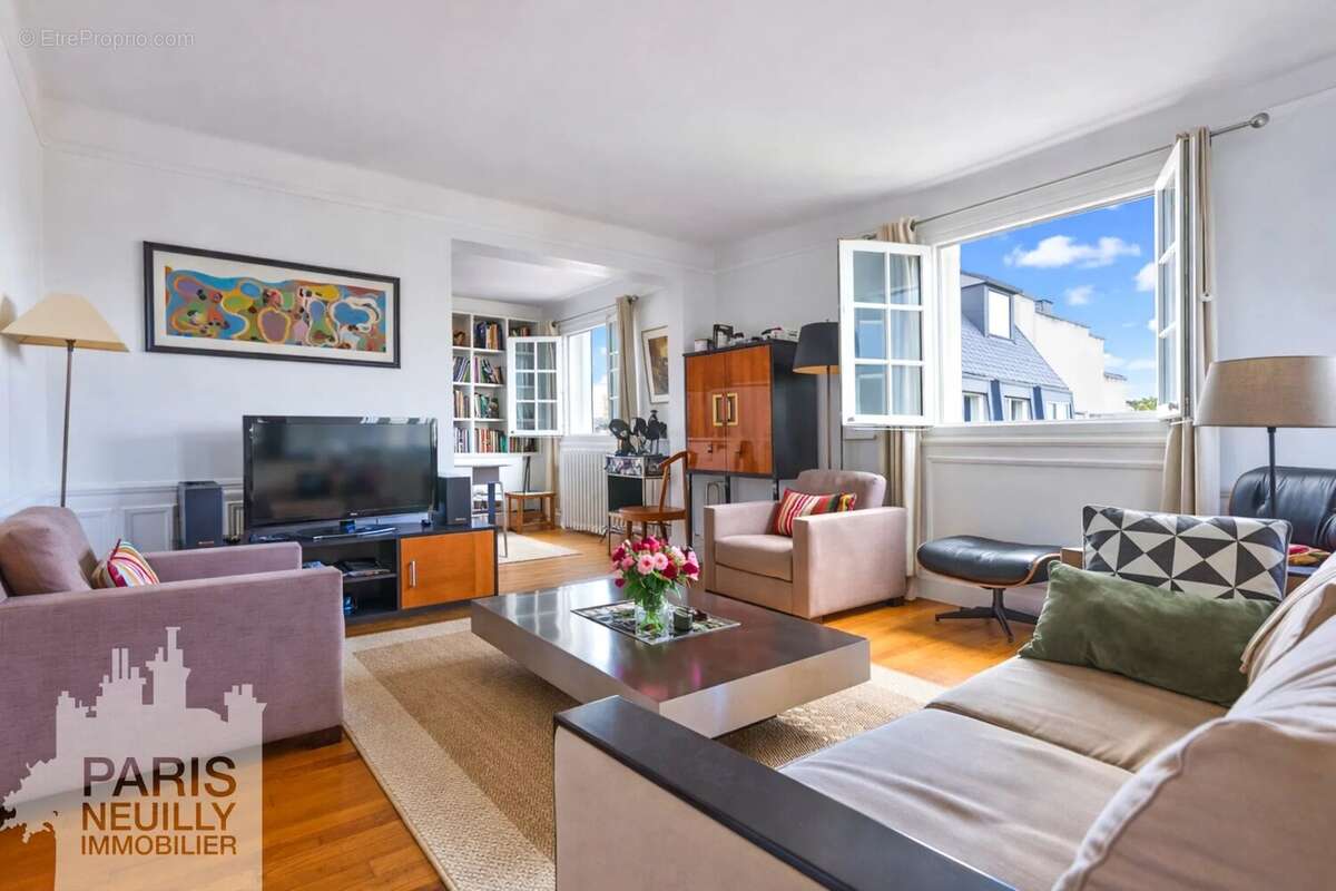 Appartement à PARIS-16E