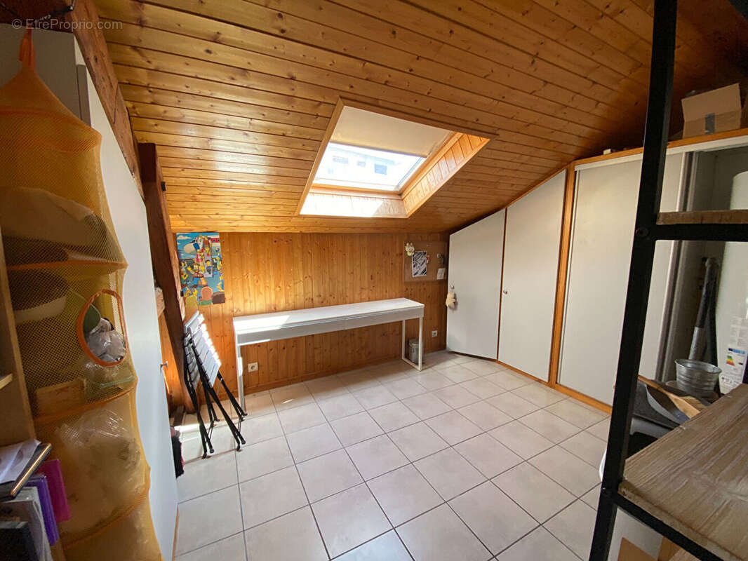 A vendre à ANNEMASSE Gare T3 de 70.79 m² au 3ème et dernier étage - photo 6
